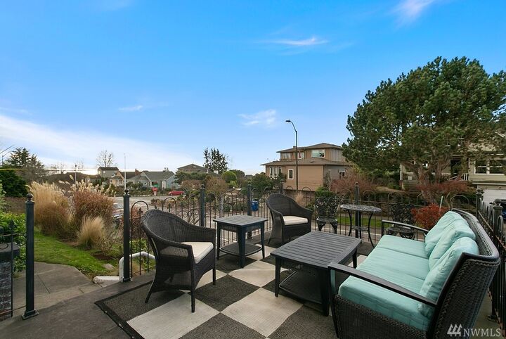 Property Photo: 1814 28th Ave W WA 98199