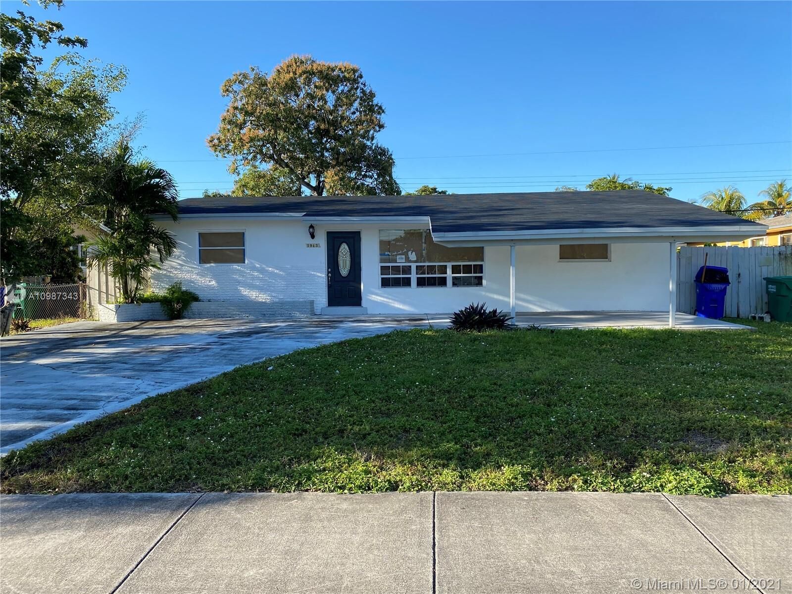 Property Photo: 1943 Gardenia Rd FL 33317