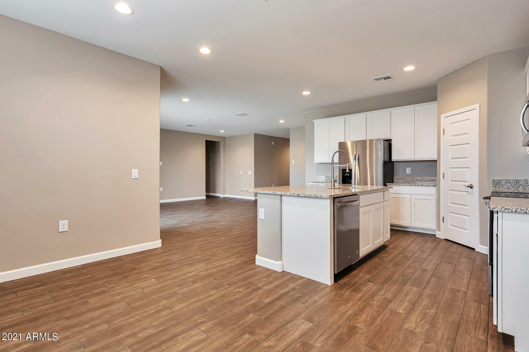 Property Photo: 19026 W Morning Glory Drive AZ 85326