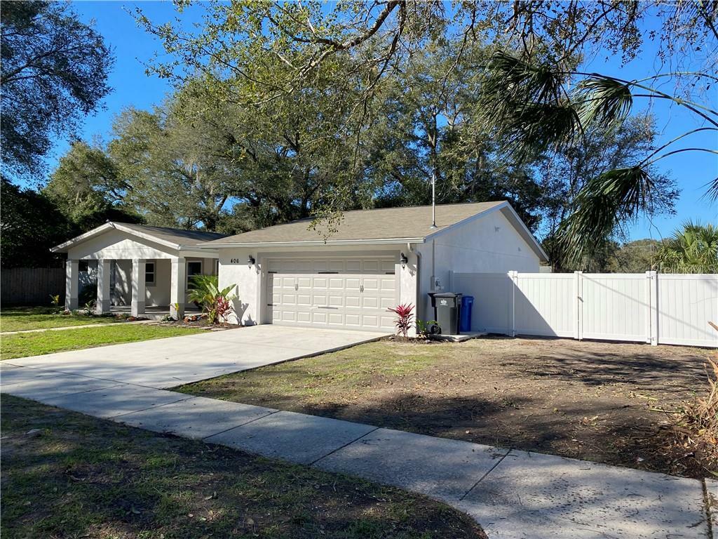 Property Photo:  406 N Moon Avenue  FL 33510 