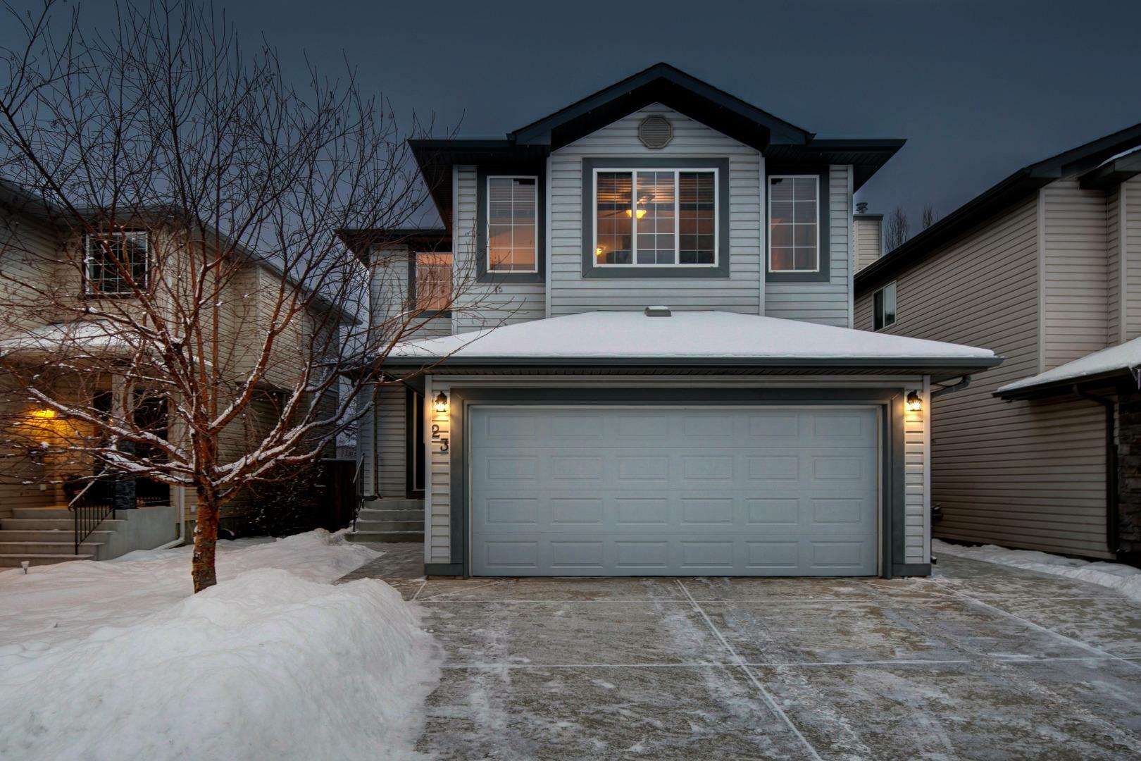Property Photo: 23 Tuscany Ravine Court NW AB T3L 2X3
