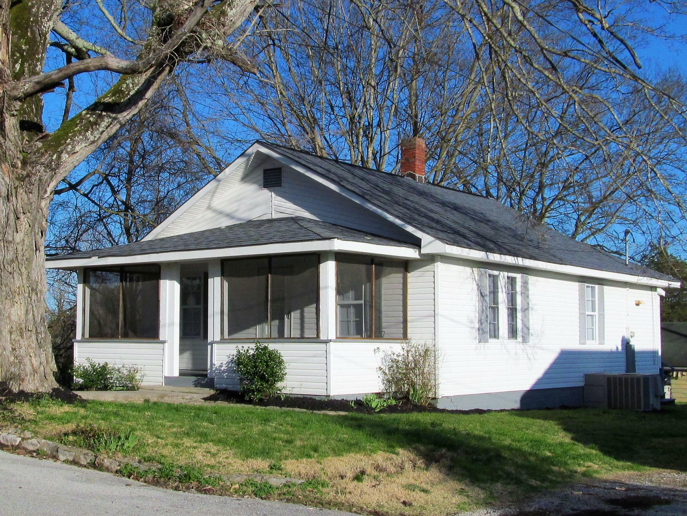 Property Photo:  212 Birch St  TN 37748 