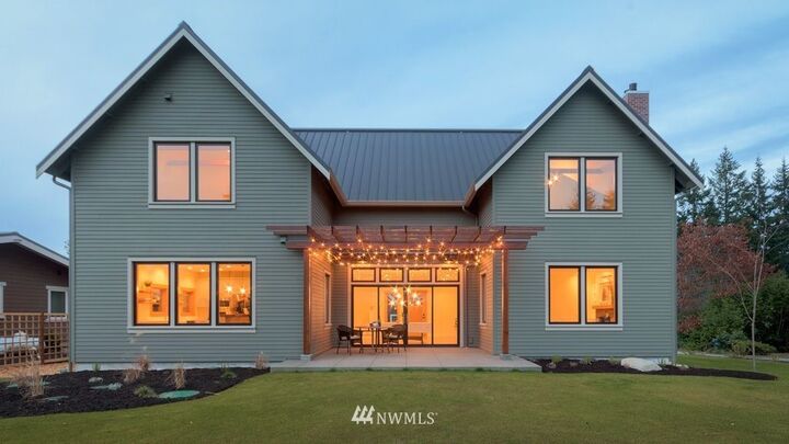 Property Photo:  11265  Fieldstone Lane NE  WA 98110