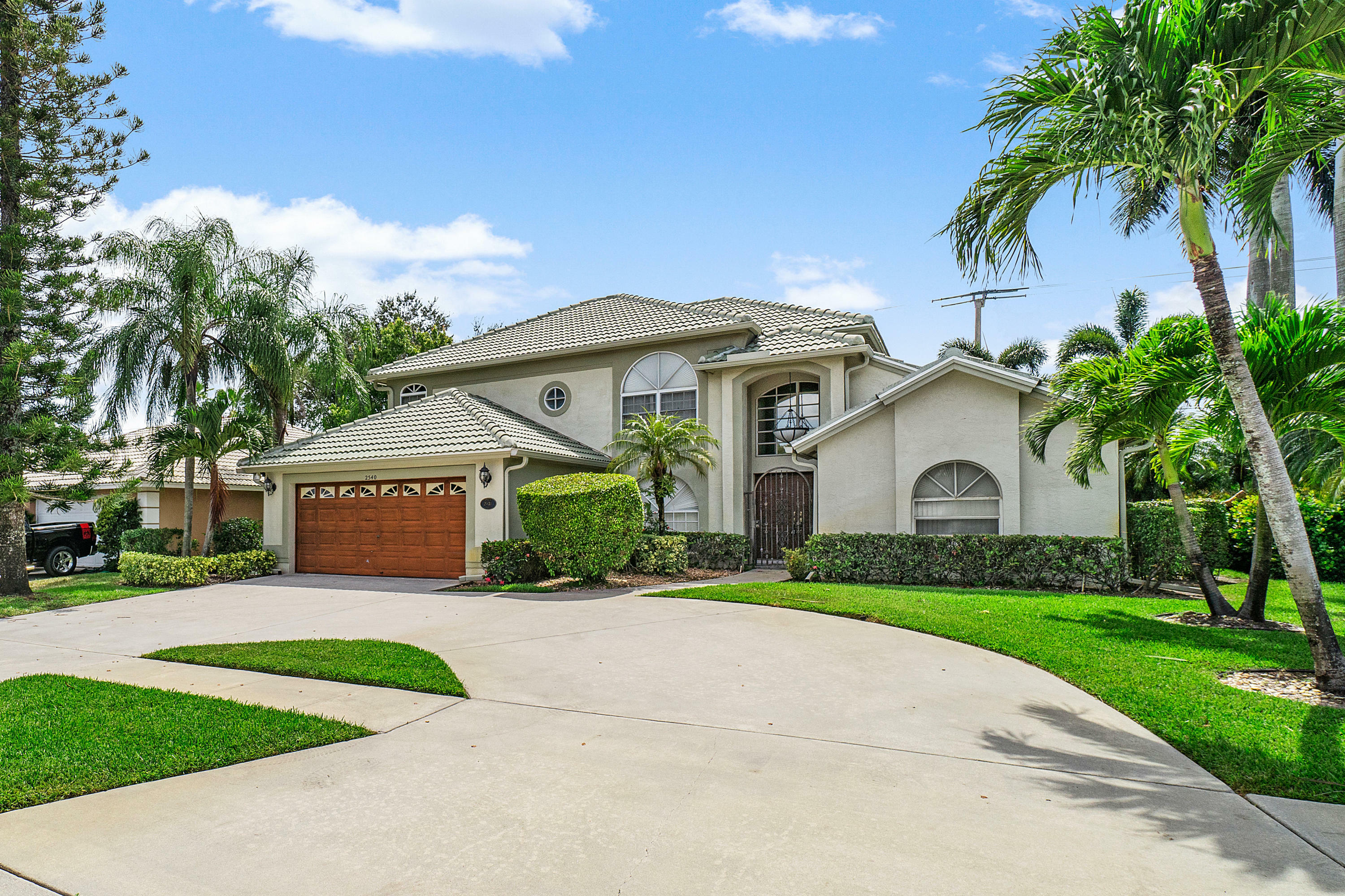 Property Photo:  2540 Stonegate Drive  FL 33414 