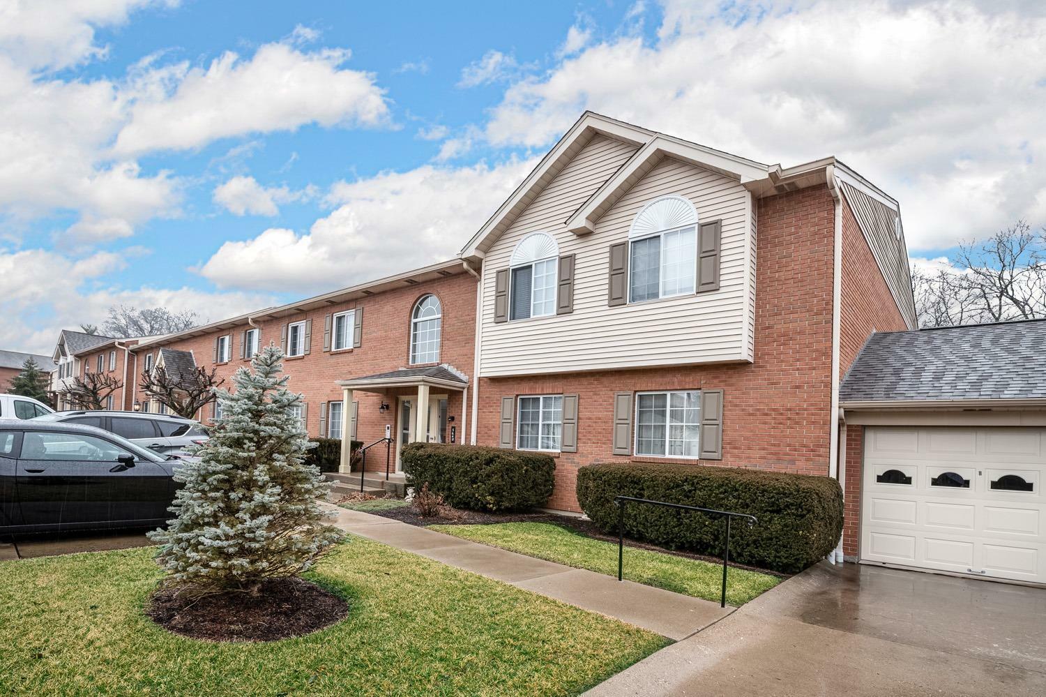 Property Photo: 5640 Bridgetown Rd 4 OH 45248
