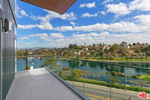 Property Photo:  610   Belmont Ave 2  CA 90026 