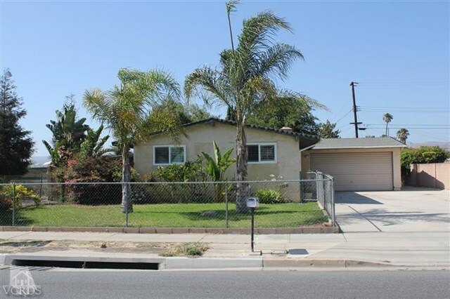 Property Photo:  725 Royal Avenue  CA 93065 