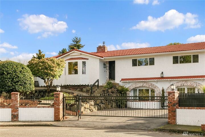 Property Photo:  19720 1st Place SW  WA 98166 