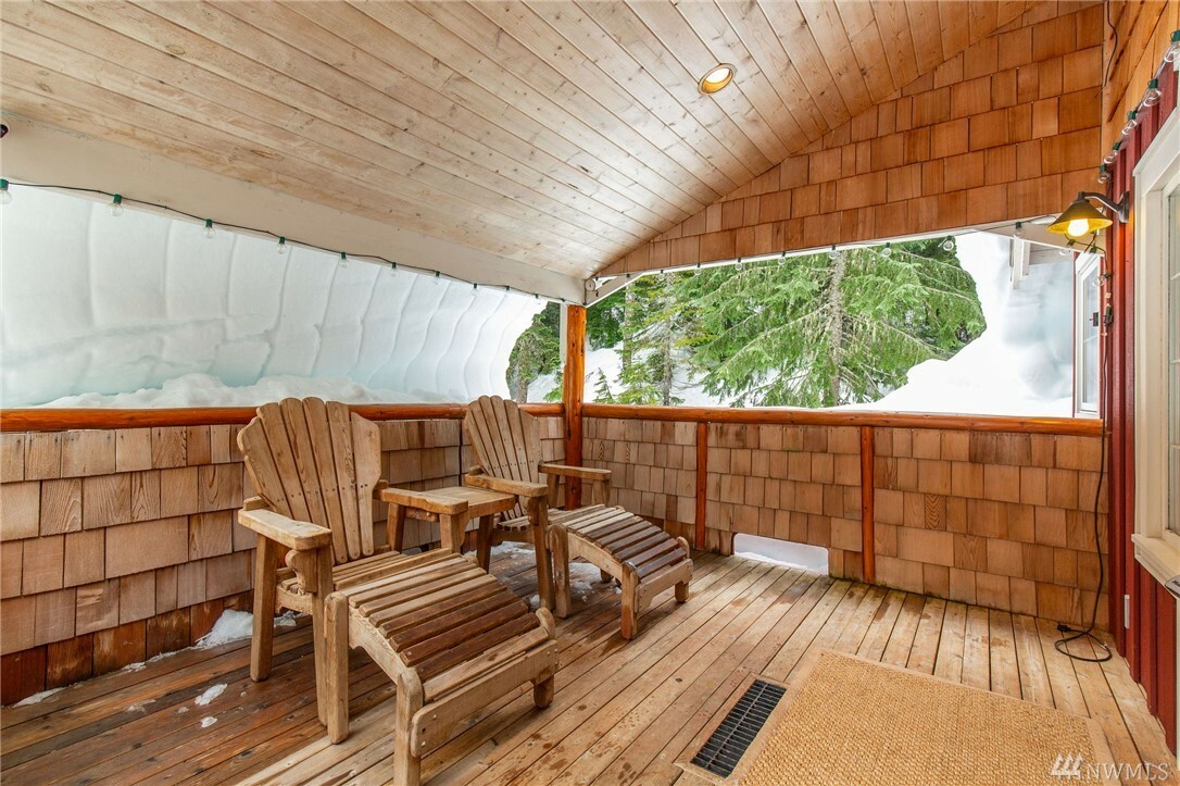 Property Photo:  491 Yellowstone Trail Rd  WA 98068 