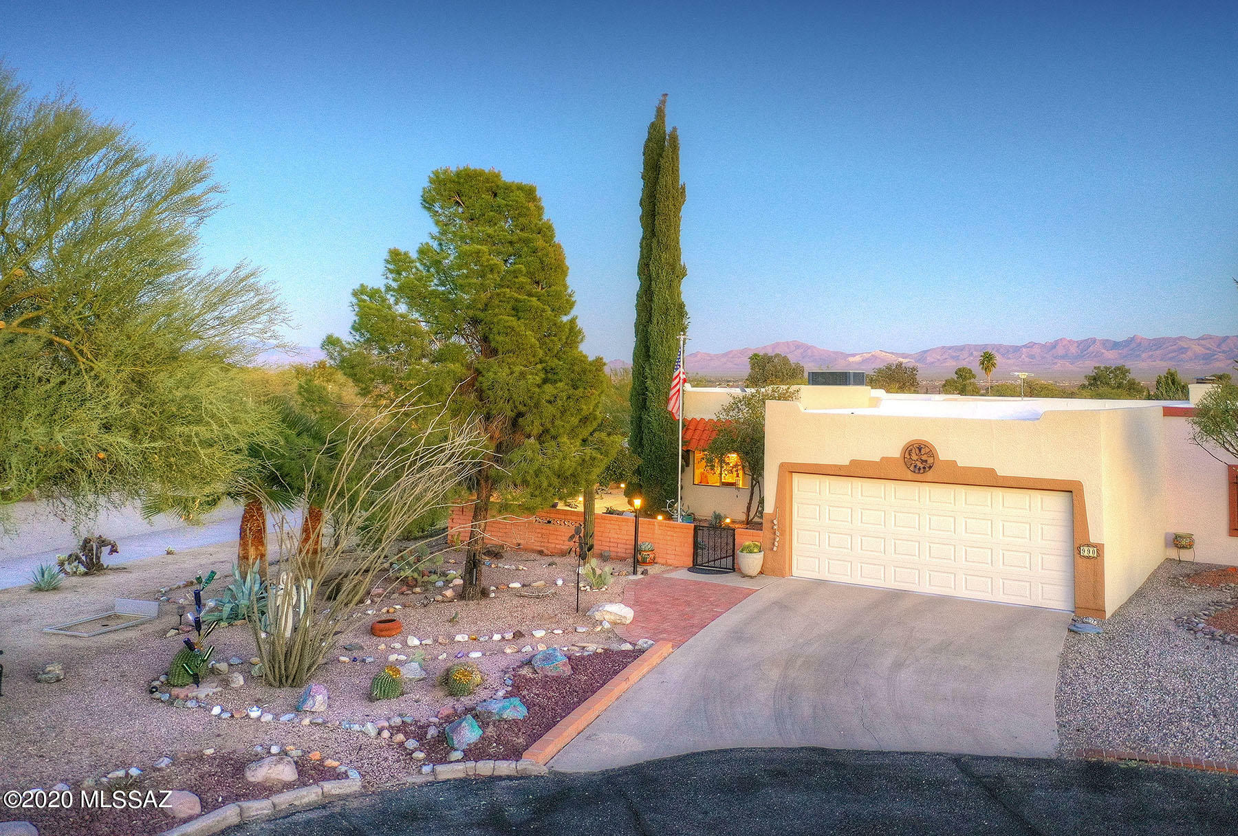 Property Photo:  990 N Camino De Luz  AZ 85614 