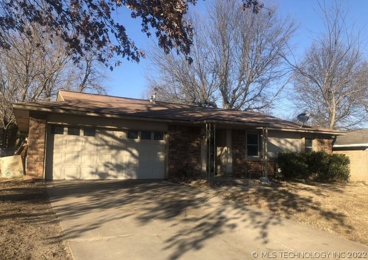 Property Photo:  100 E Kent Street  OK 74012 