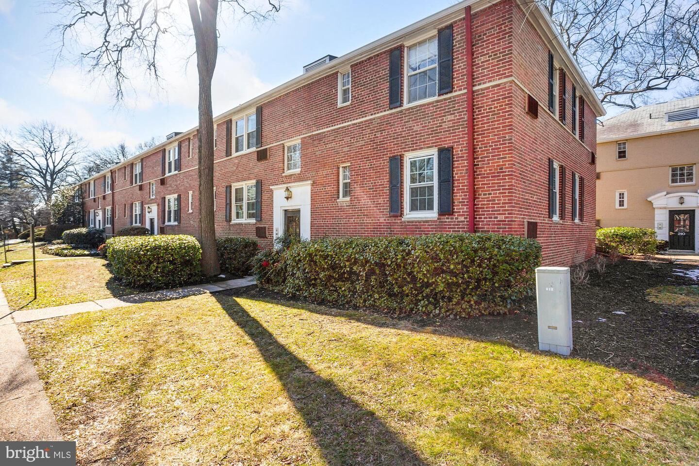Property Photo:  204 N George Mason Drive 204-2  VA 22203 