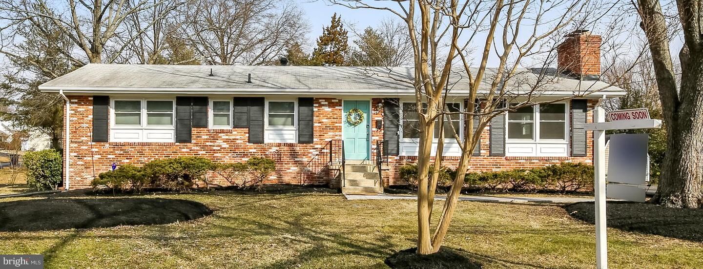 Property Photo: 602 Madison Street VA 20170