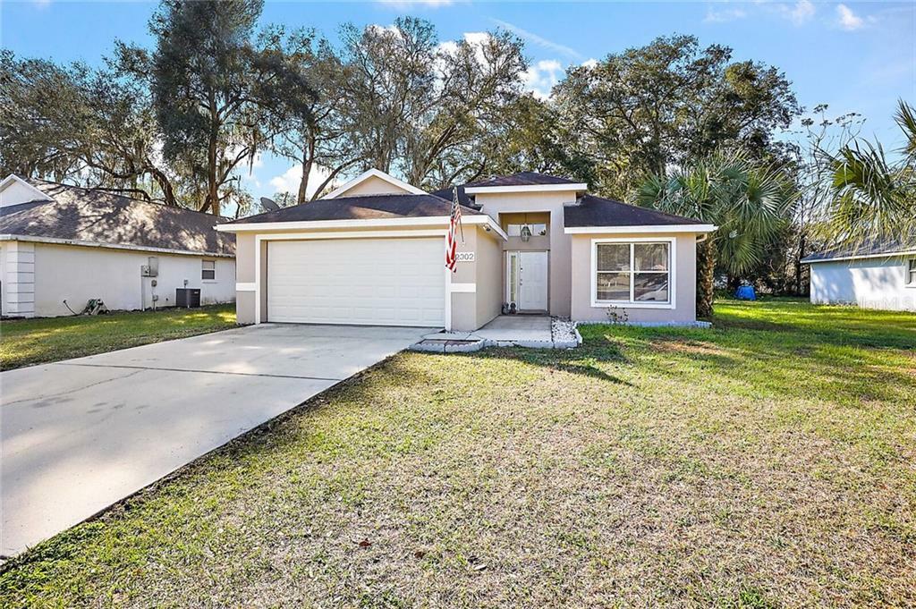 Property Photo:  2302 South Avenue  FL 34748 