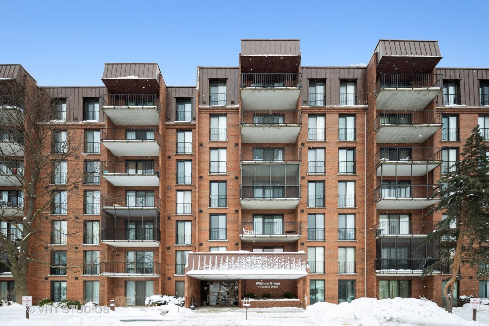 Property Photo:  111 Acacia Drive 509  IL 60525 