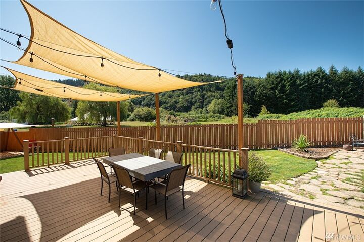 Property Photo:  4429 Zirkel Ct  WA 98632 