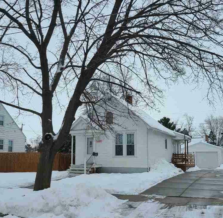 Property Photo:  1324 East Holmes St  WI 53545 