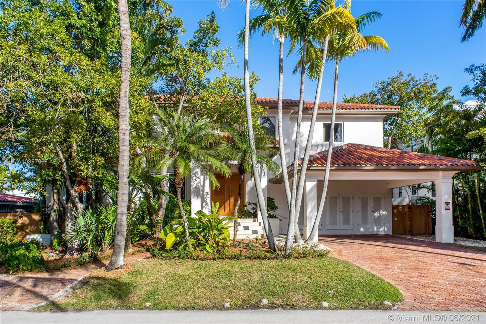 Property Photo: 545 Hampton Ln FL 33149