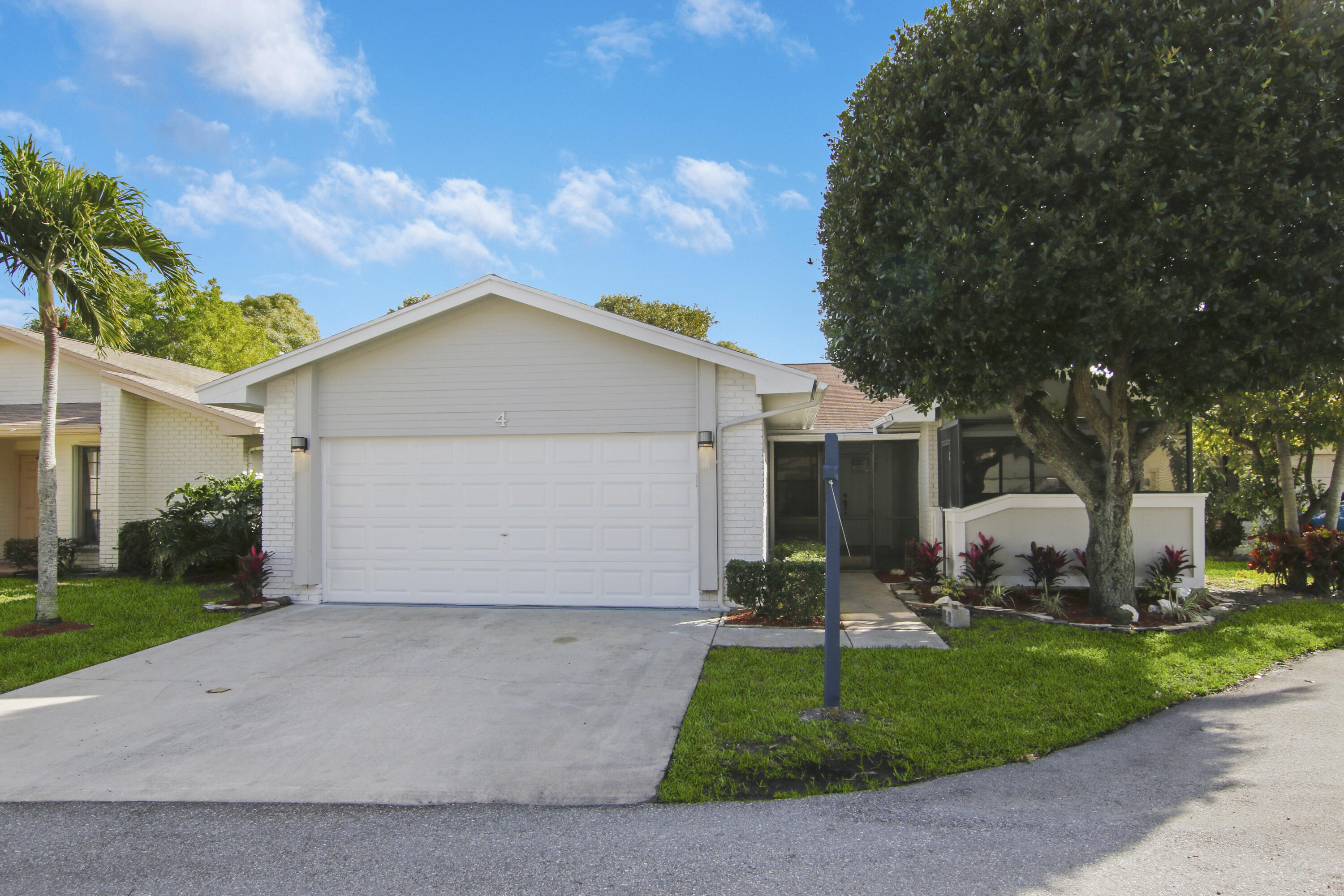 Property Photo:  4 Afton Place  FL 33426 