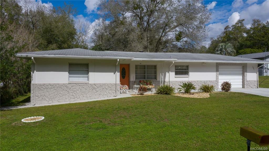 Property Photo:  3333 E Deal Street  FL 34453 