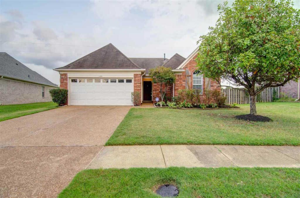 Property Photo:  1180 Breezy Valley Ave  TN 38018