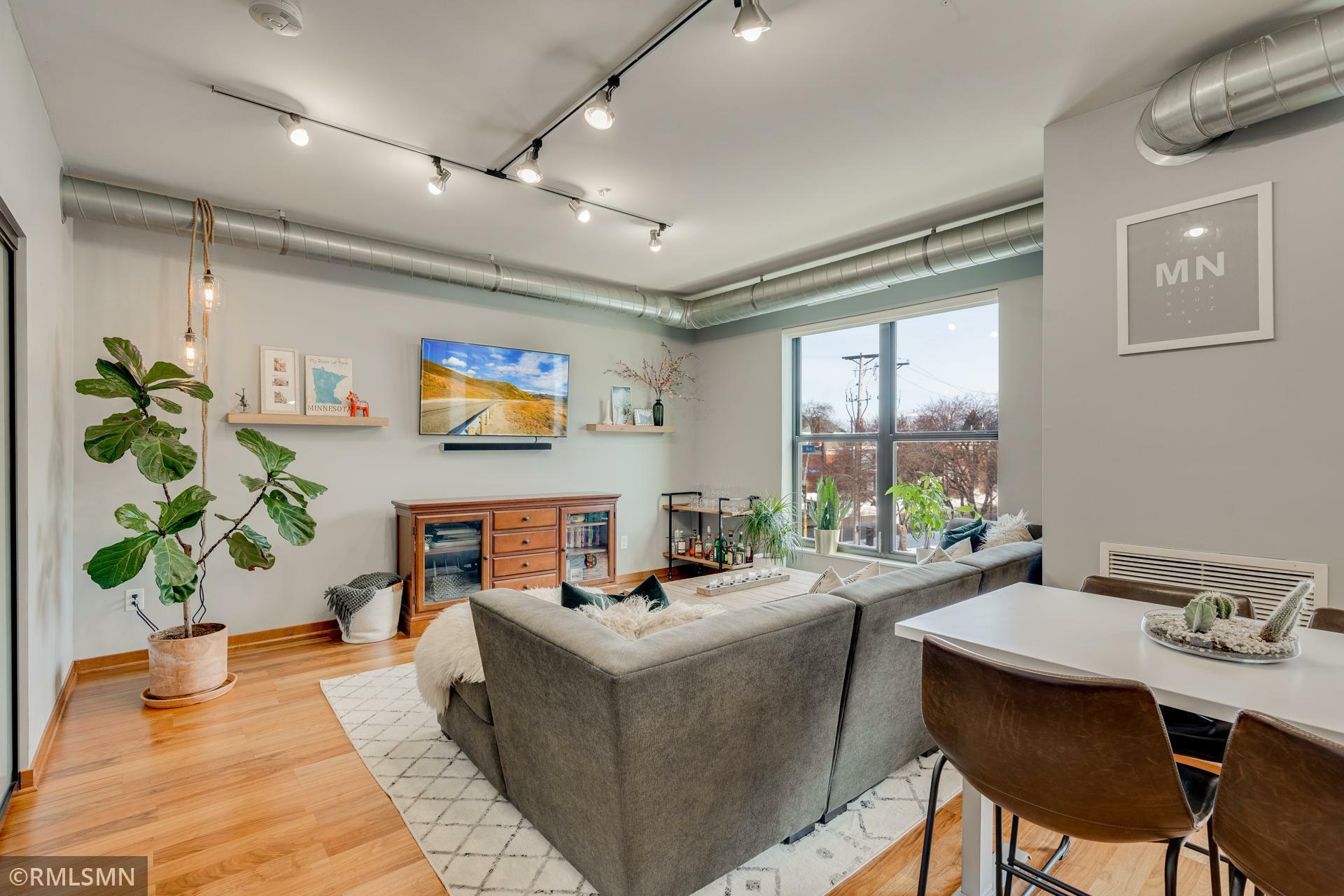 Property Photo:  15 E Franklin Avenue 230  MN 55404 