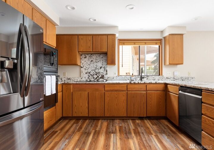 Property Photo: 13872 Seaview Wy WA 98221