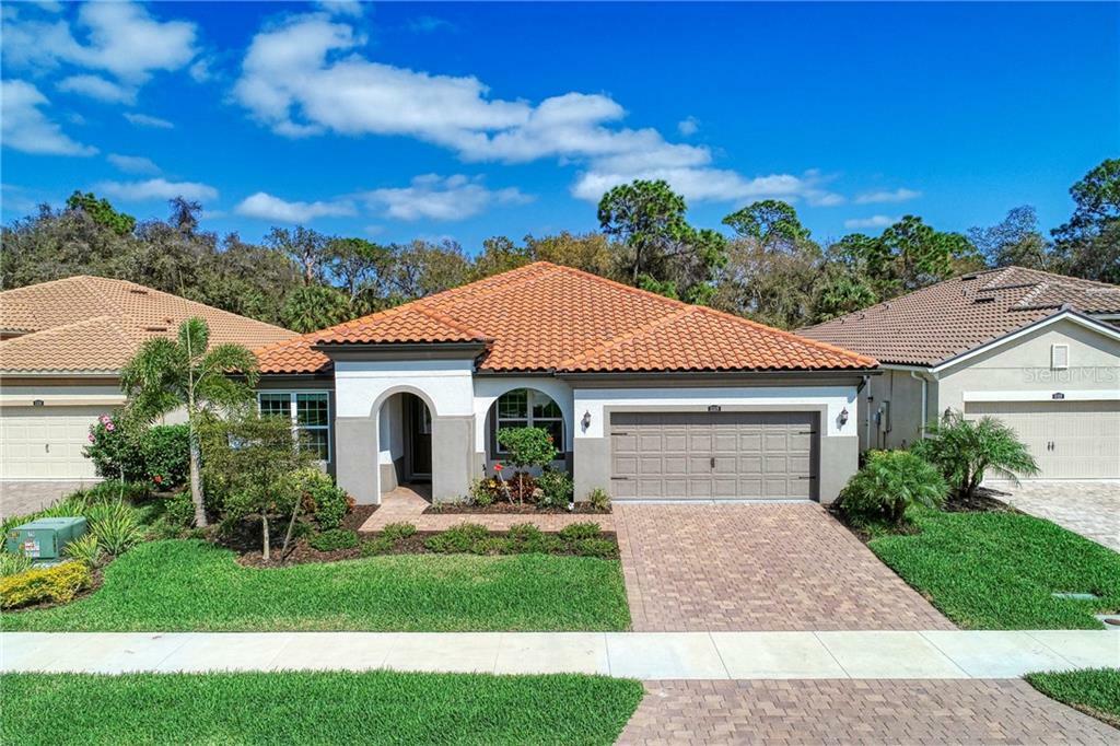 Property Photo:  11519 Tapestry Lane  FL 34293 