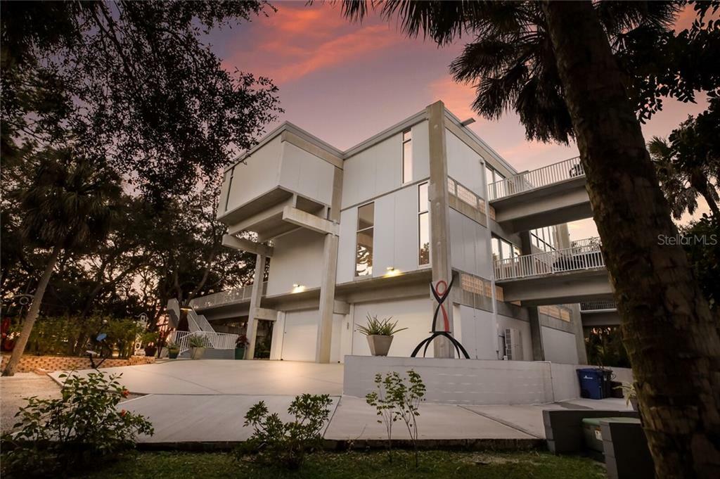 Property Photo: 1002 Tara Vista Drive FL 34232