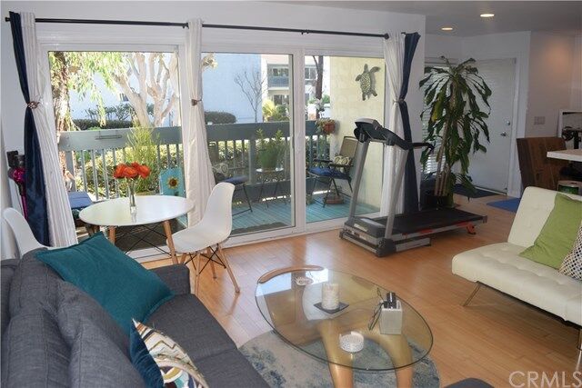 Property Photo:  615 S Prospect Avenue 106  CA 90277 