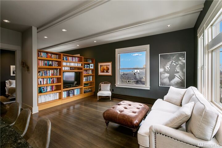 Property Photo: 2021 4th Ave N 9 WA 98109