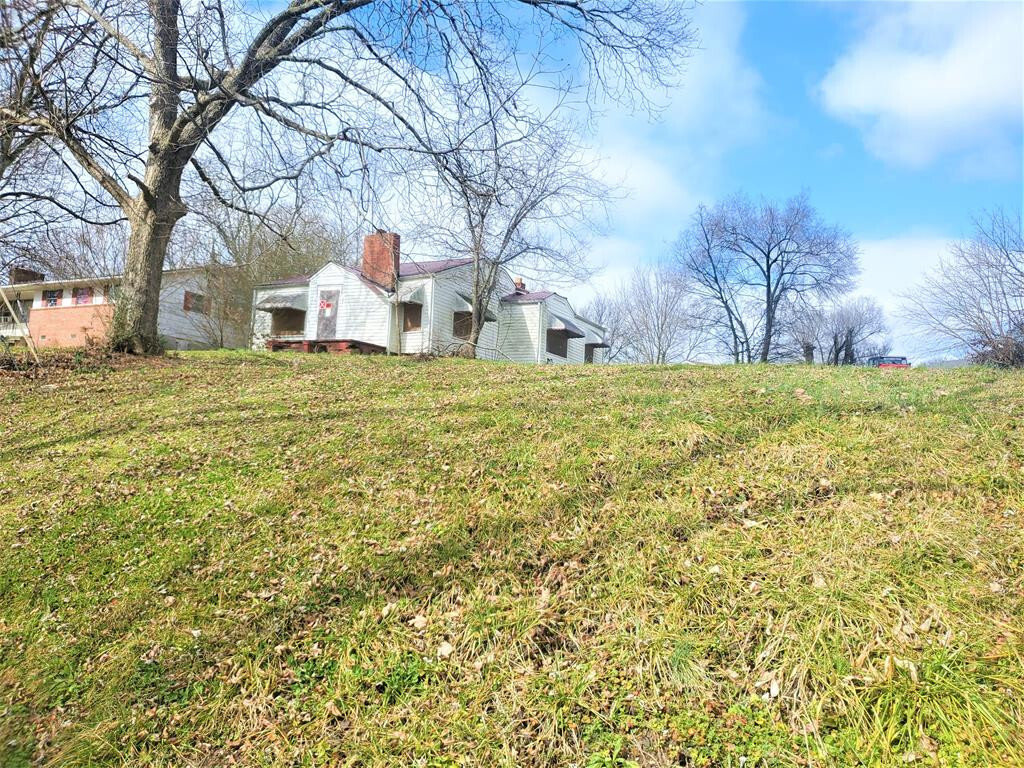 Property Photo: 406 Cleveland Avenue TN 37303