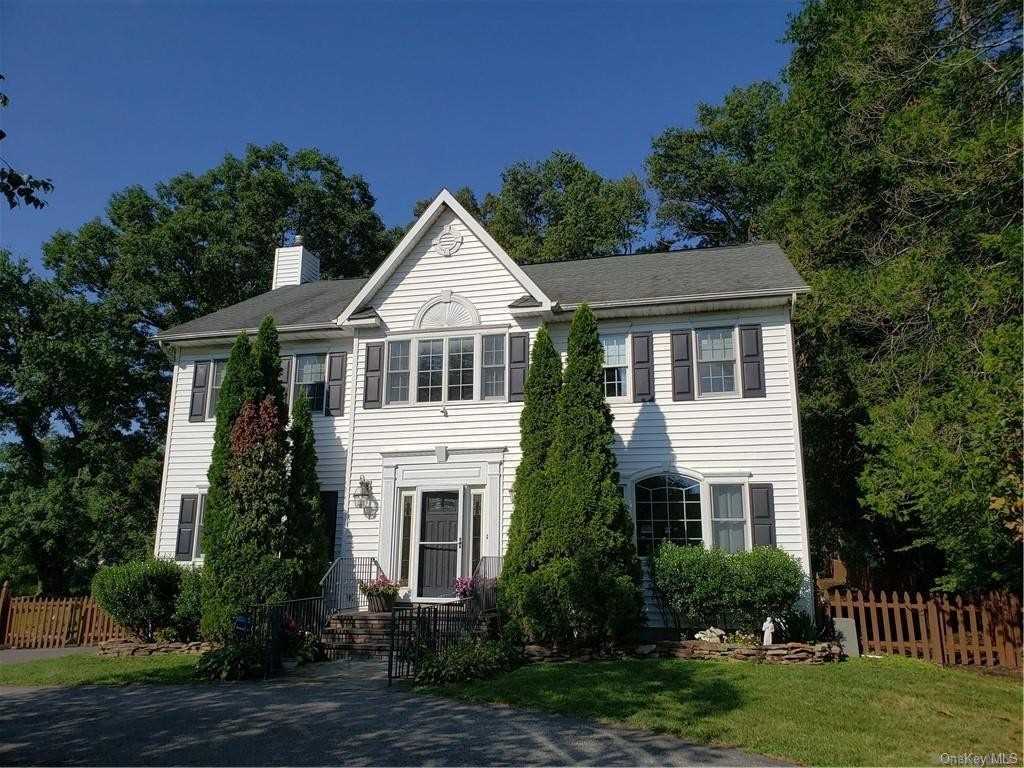 Property Photo:  133 Old Middletown Road  NY 10965 