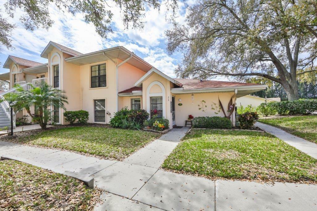 Property Photo:  313 Knottwood Court  FL 33573 