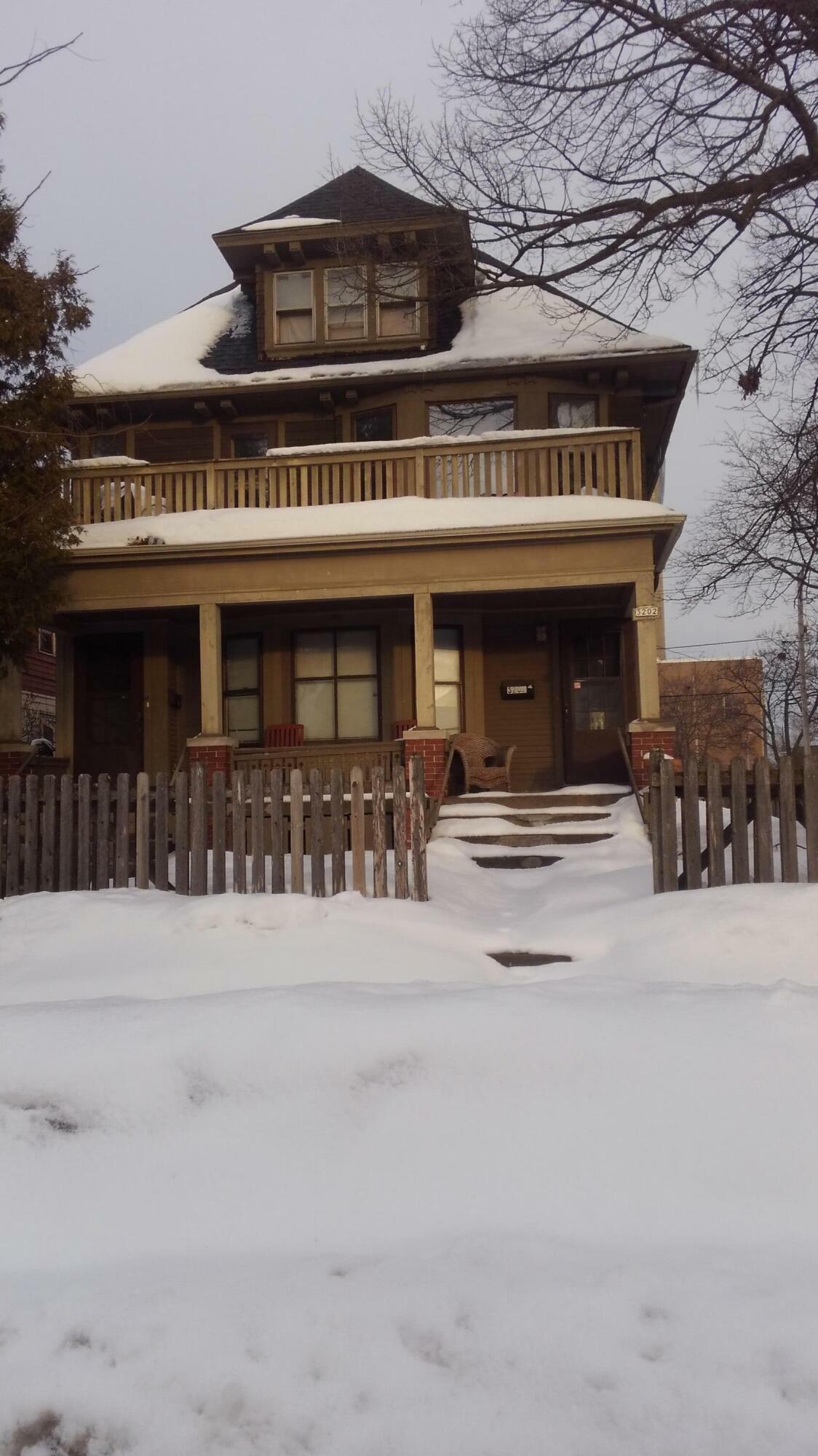Property Photo: 3202 N Oakland Ave 3204 WI 53211