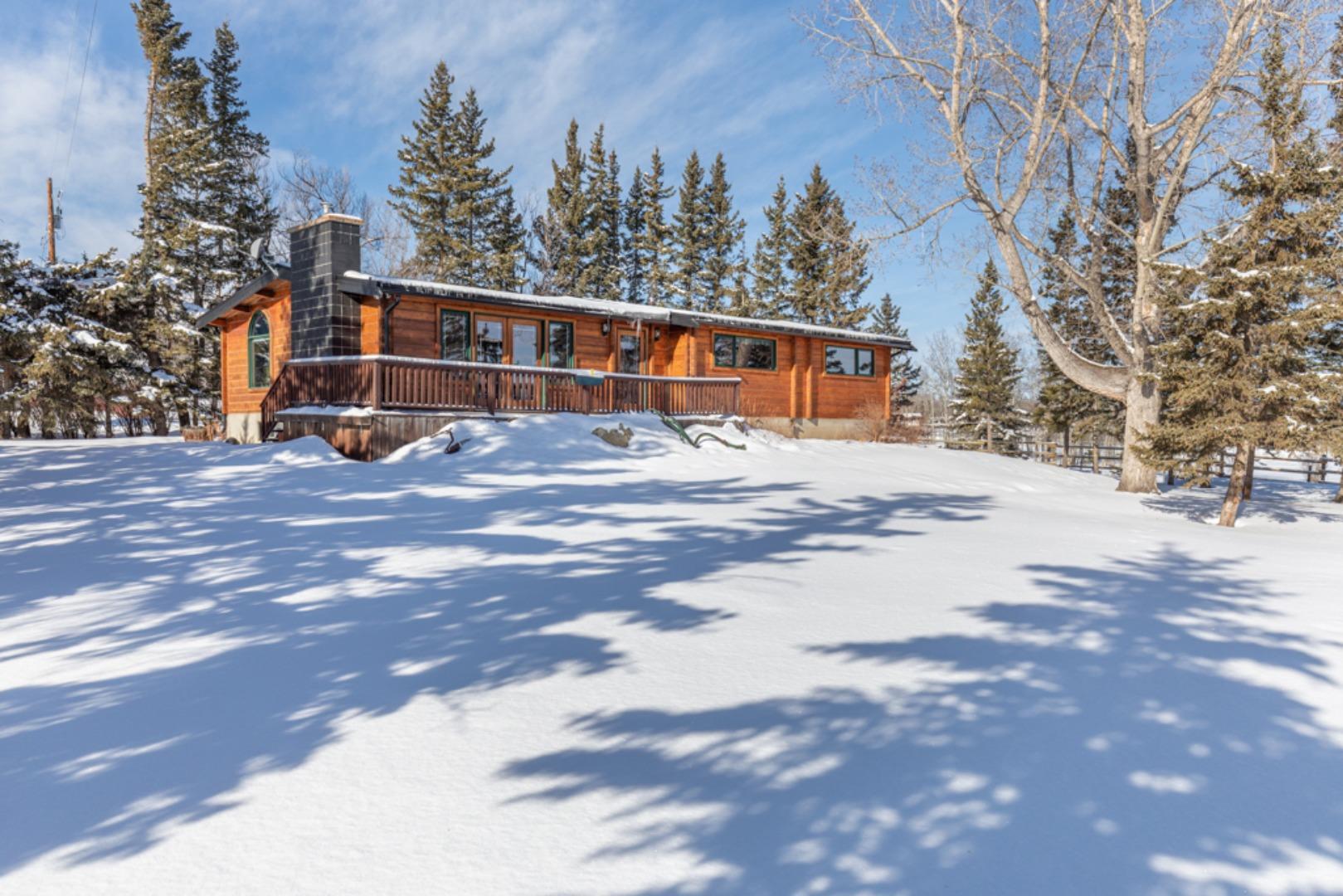 Property Photo: 600 Dunham Lane W AB T0L 0H0