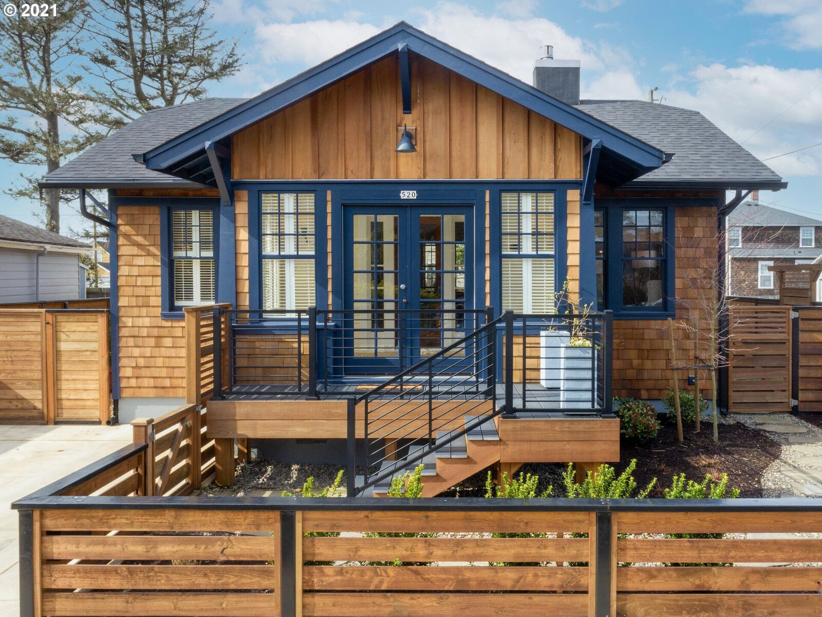 Property Photo:  520 S Downing St  OR 97138 