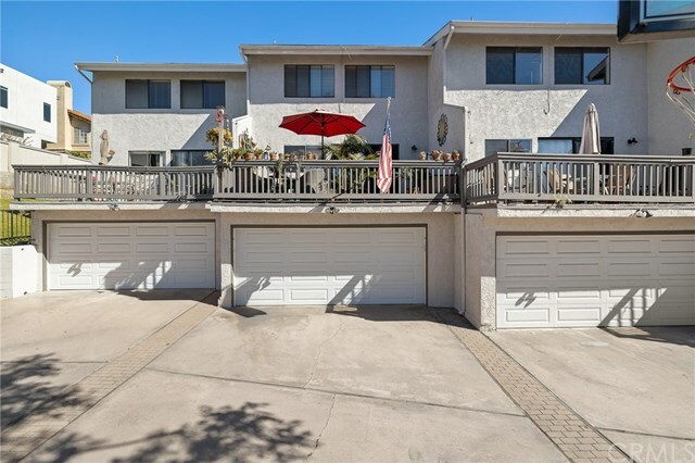 Property Photo:  2109 Clark Lane D  CA 90278 