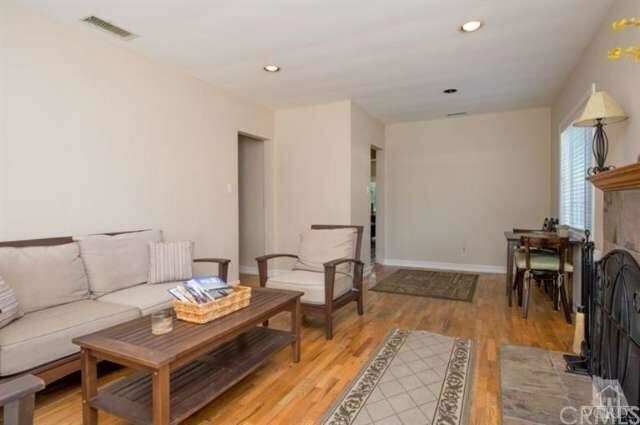 Property Photo:  22552 Berdon Street  CA 91367 