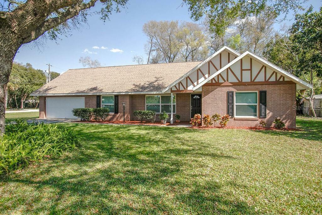 Property Photo:  1207 N Amelia Avenue  FL 32724 