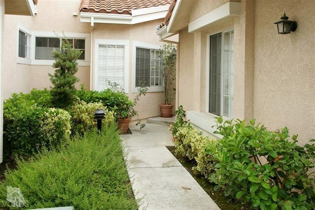 Property Photo:  4878 Santo Drive  CA 91377 