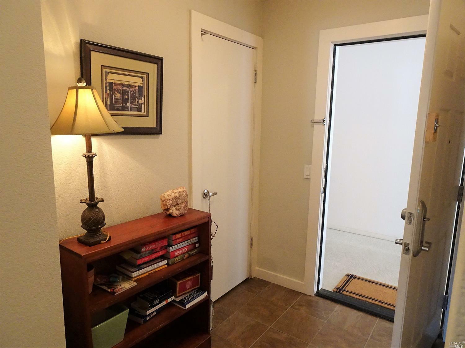 Property Photo:  526 Entrada Drive 204  CA 94949 