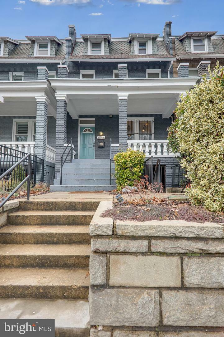 Property Photo:  2216 North Capitol NW  DC 20002 