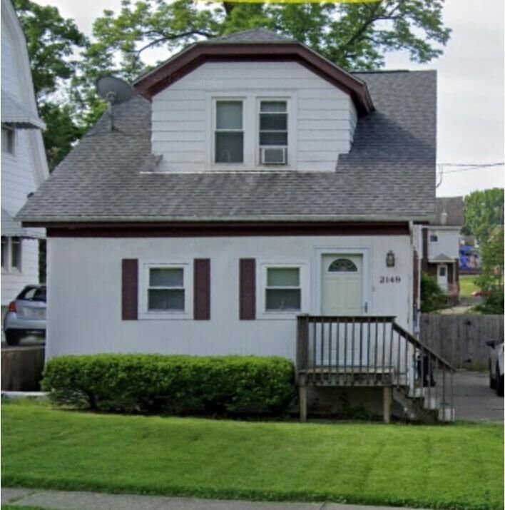 Property Photo:  
