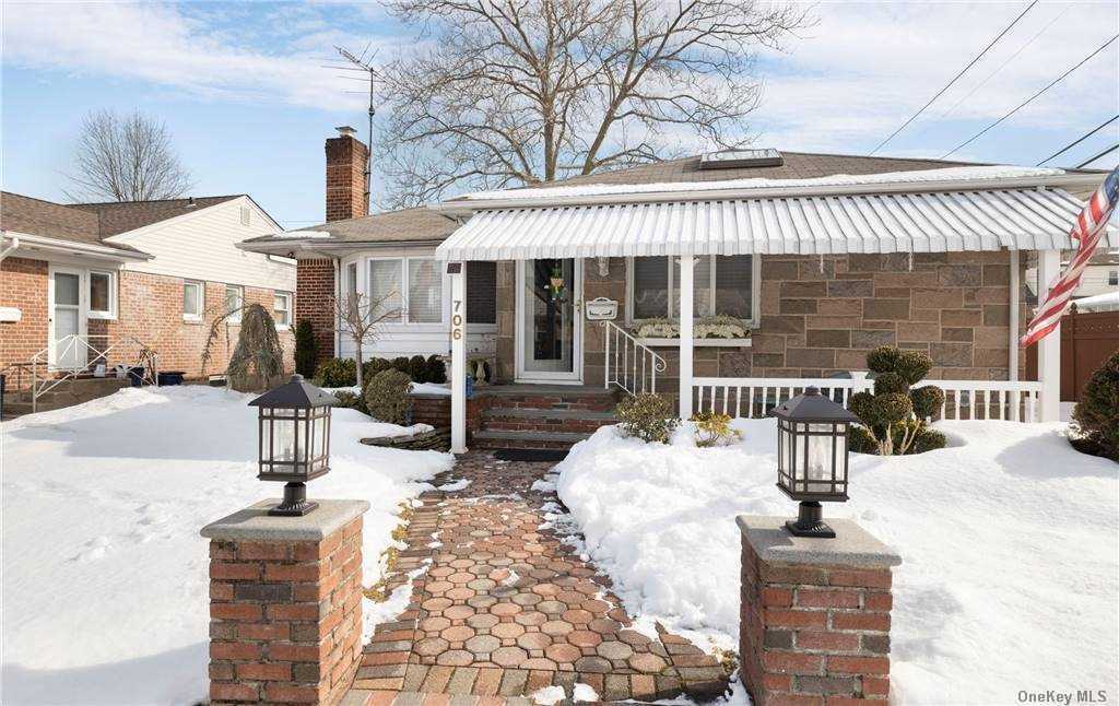 Property Photo:  706 Foch Boulevard  NY 11596 