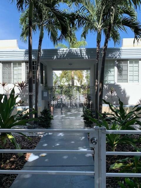 Property Photo: 701 Meridian Ave 6 FL 33139