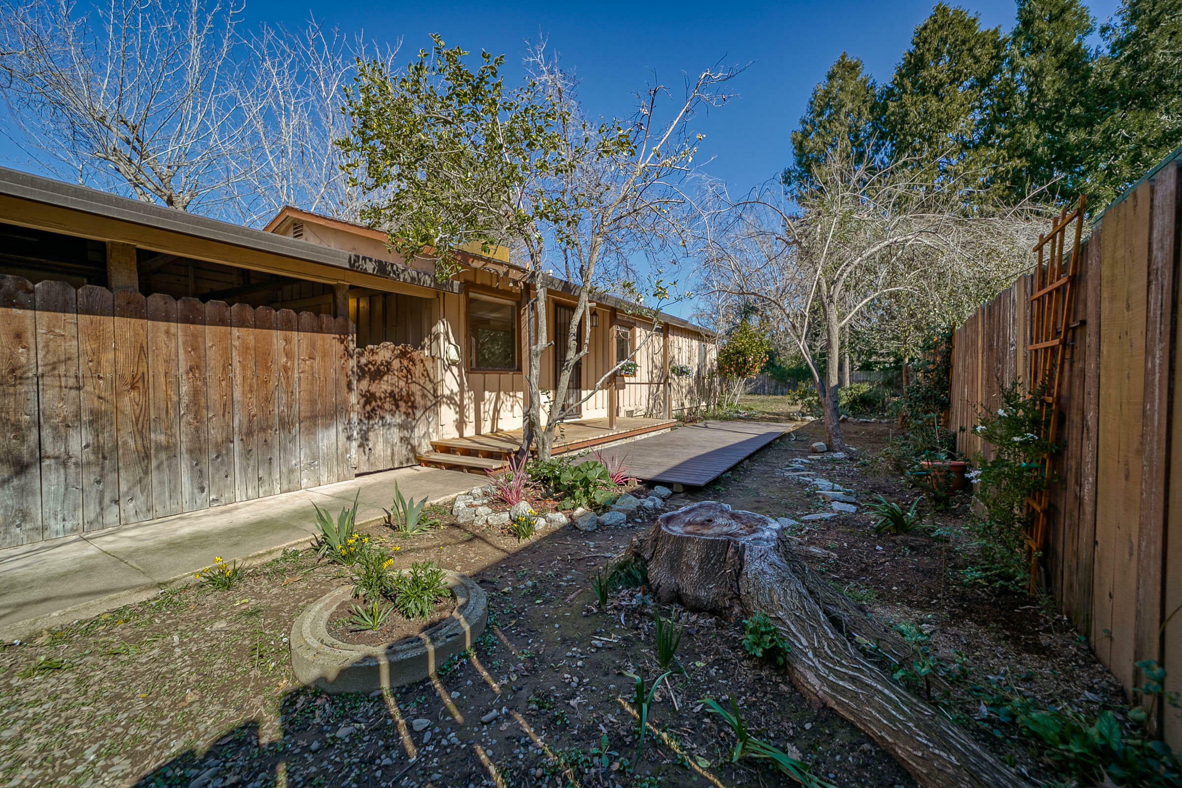 Property Photo:  468 Rio Street  CA 96001 