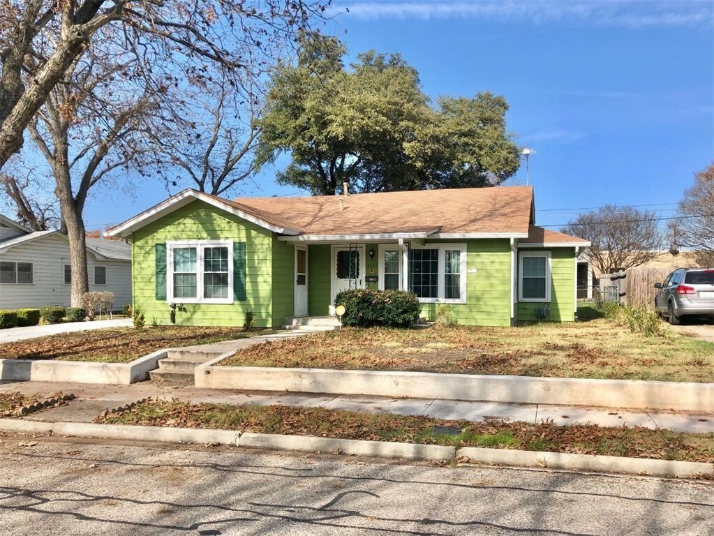 Property Photo:  3325 Windsor Avenue  TX 76708 