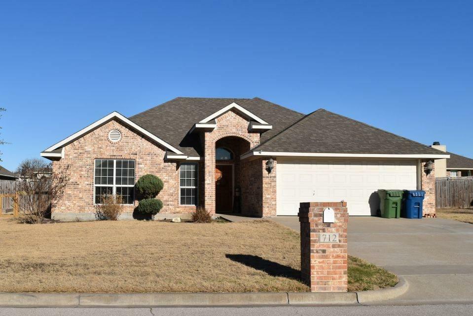 Property Photo:  712 Sapphire Boulevard  TX 76643-2999 