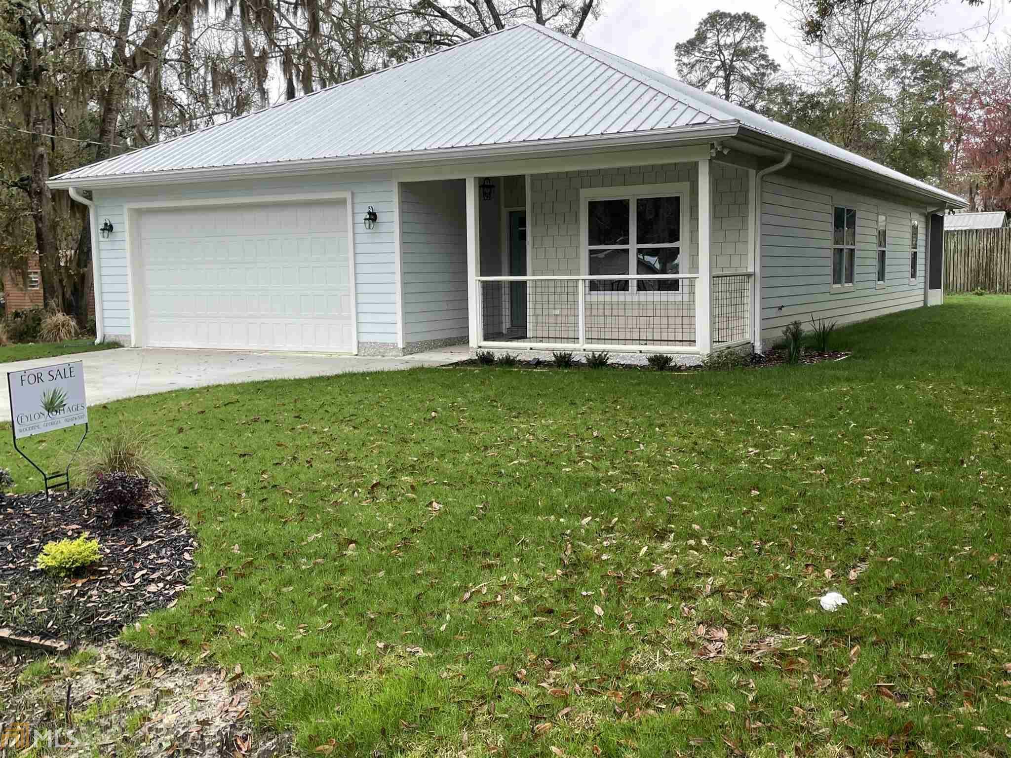 Property Photo:  311 Russell St  GA 31569 